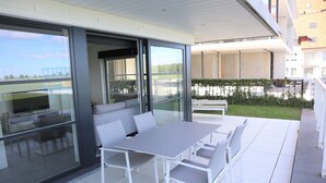 Apartment | Tempat makan luar