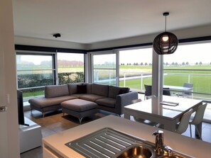 Apartment | Living area - Apartment in Nieuwpoort With Pool & Terrace (Nieuwpoort)