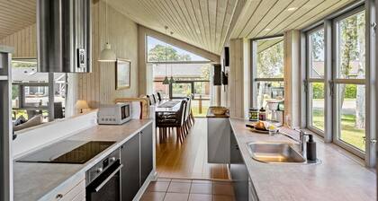 Gorgeous home in Stubbekøbing with WiFi