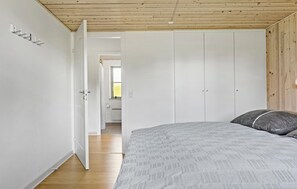 2 chambres, fer et planche à repasser, lit parapluie, Wi-Fi gratuit