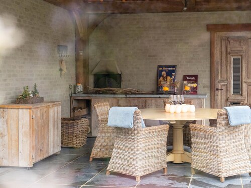 Rosselaer Villa With Pool