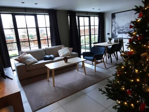 Rosselaer Villa With Pool