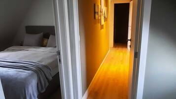 2 chambres, ameublement personnalisé, draps fournis