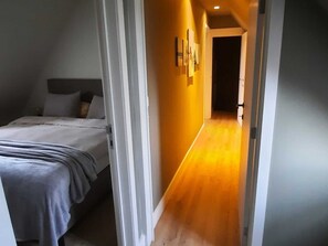 2 bedrooms, individually furnished, bed sheets - Rosselaer Villa With Pool (Balen)