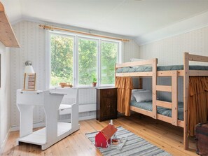 House | 2 bedrooms, individually furnished - 4 Person Holiday Home in Vingaker-by Traum (Vingåker)