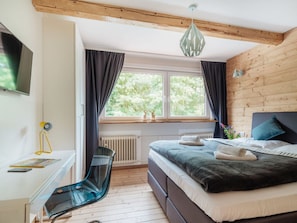 Casa | 6 habitaciones, muebles diferentes y tabla de planchar con plancha 