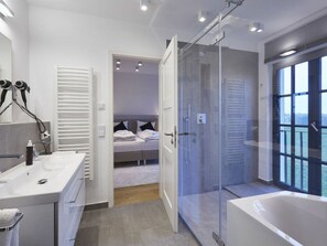 Apartment | Bathroom - Thatched Villa With Sauna and Fireplace (Dranske)