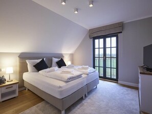 Apartment | 3 bedrooms, individually furnished - Thatched Villa With Sauna and Fireplace (Dranske)