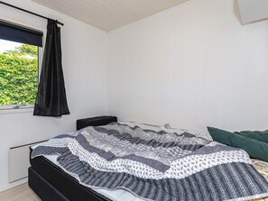 House | 3 bedrooms, individually furnished