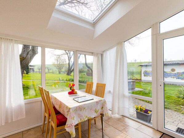 تناول الطعام