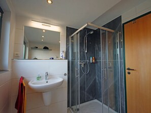 House | Bathroom - Ferienhaus Svala (Brodersby)