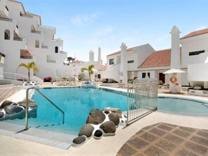 Apartemen | Kolam renang | Kolam renang outdoor