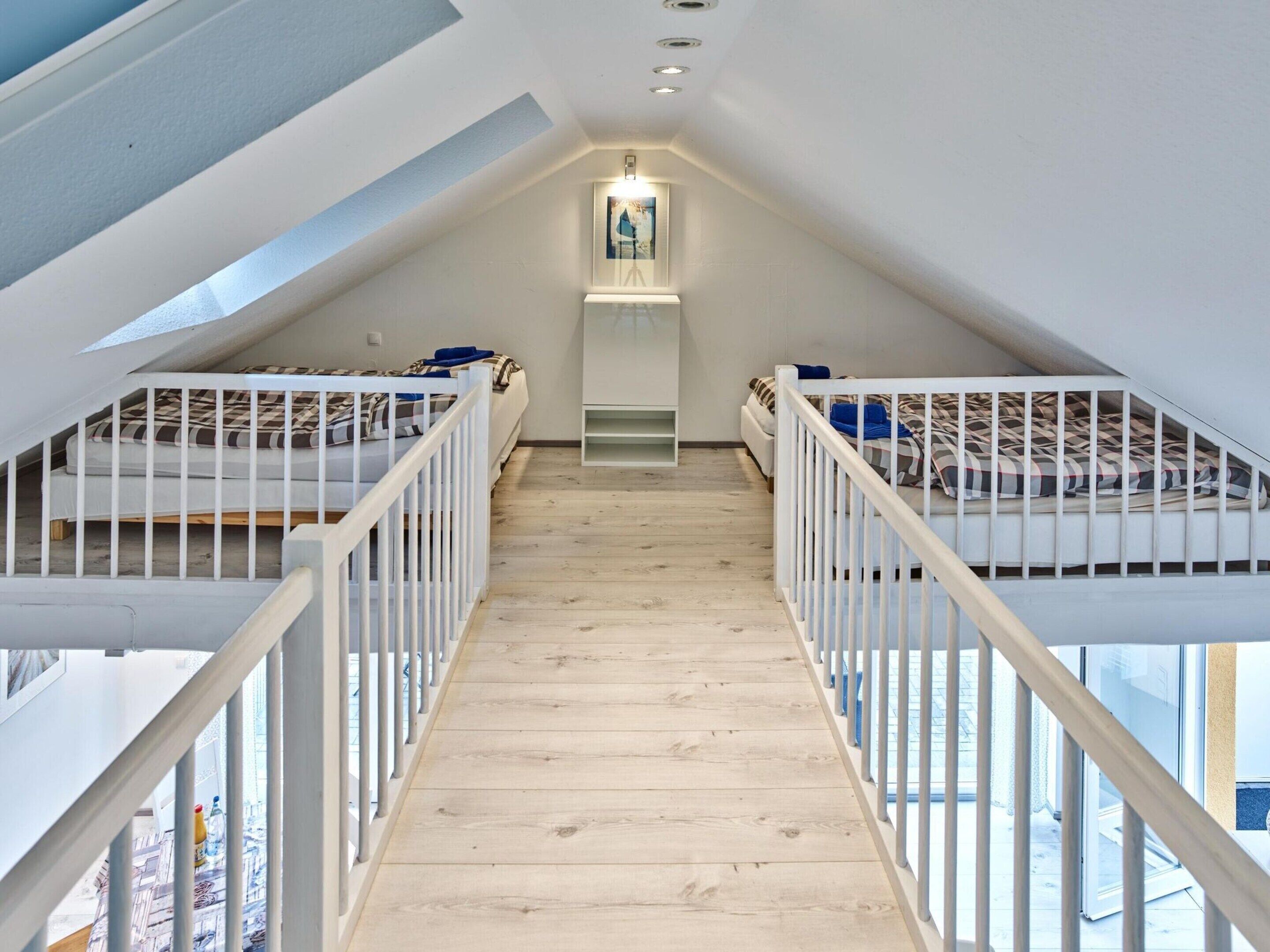 House | 1 bedroom, individually furnished, bed sheets