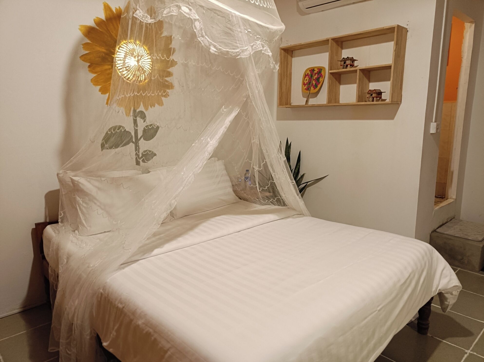 Desk, laptop workspace, free WiFi, bed sheets