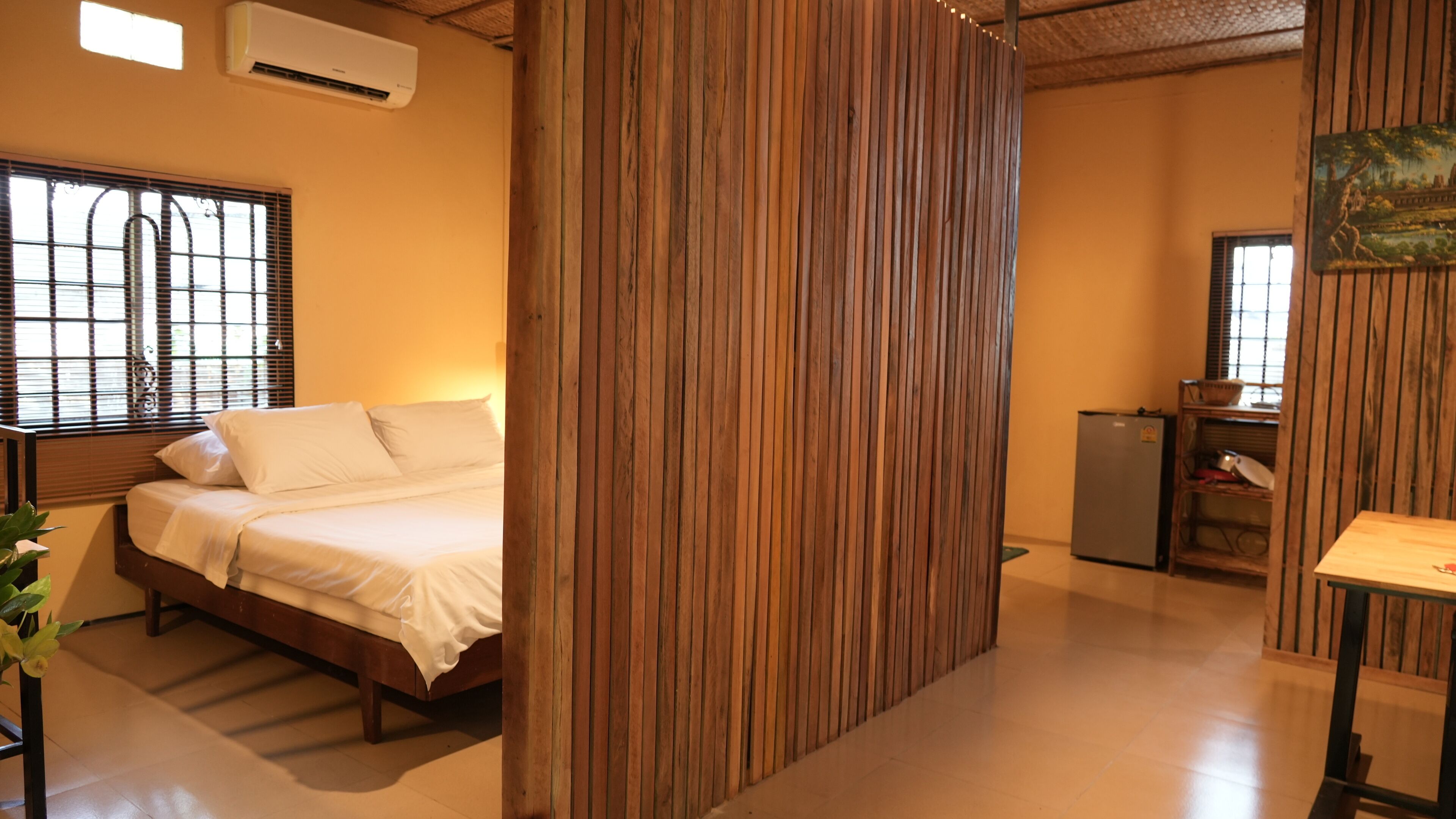 Chambre Deluxe double, 1 chambre, cuisinette, côté jardin | Bureau, espace de travail pour ordinateurs portables