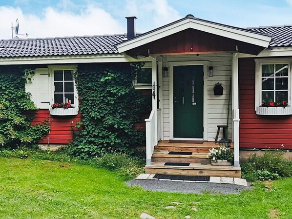 House | Exterior detail