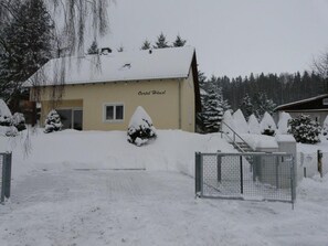 Exterior - Holiday Home Oertel Hausl (Marienberg)