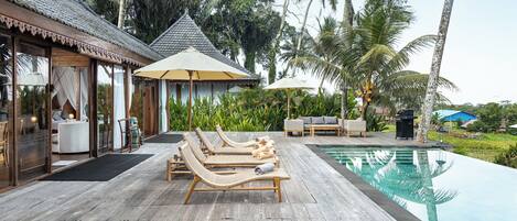 Alberca al aire libre