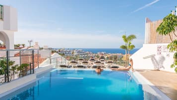 Apartment | Pool | Outdoor pool