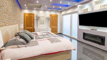 House | 3 bedrooms, bed sheets