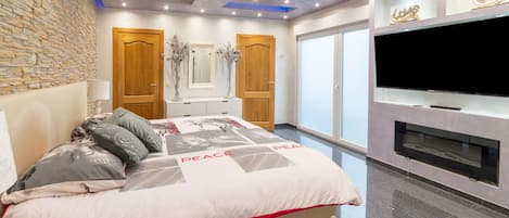 House | 3 bedrooms, bed sheets