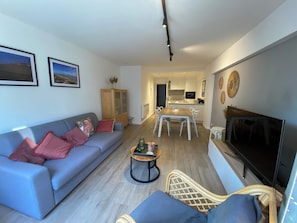 Apartment | Living area - Apartment in Nieuwpoort With sea Beach (Nieuwpoort)