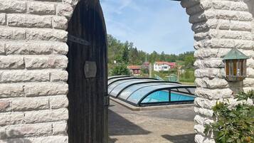 House | Pool