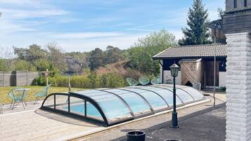 House | Pool