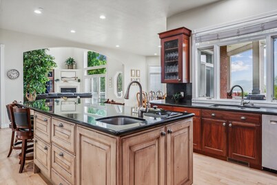 Morgan View Manor W/9 Bedrooms