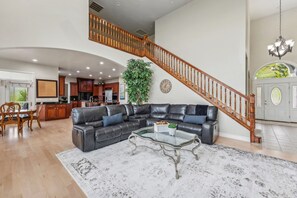 TV, video games, ping pong - Morgan View Manor W/9 Bedrooms (Morgan)