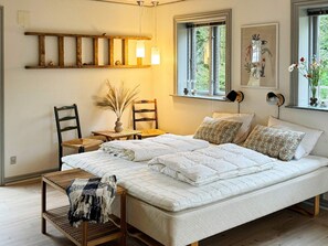 3 habitaciones y muebles diferentes 