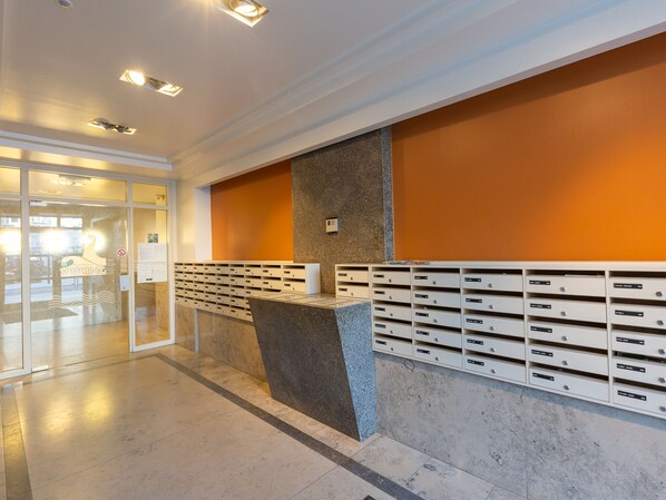 Apartment | Reception