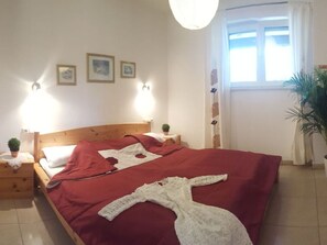 House | 3 bedrooms, individually furnished, iron/ironing board - in the Finca Caroline (Denia)