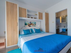 Huis | 2 slaapkamers, individueel gemeubileerd, een strijkplank/strijkijzer
