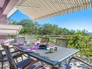 Dining - Grace Comfortable Holiday Residence (Cerovlje)