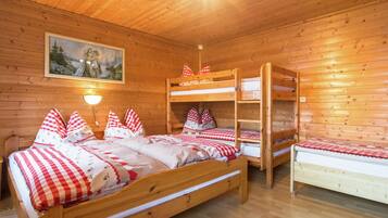 Ferienhaus | 4 Schlafzimmer, individuell eingerichtet, Bettwäsche