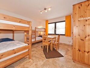 House | 2 bedrooms, individually furnished, bed sheets - Allgau Family Retreat (Nesselwang)