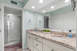 Shower, towels, soap, toilet paper - BREATHTAKING VIEW! 3BR/2BA Condo Unit 8B Centrally Located In North Myrtle Beach (North Myrtle Beach)