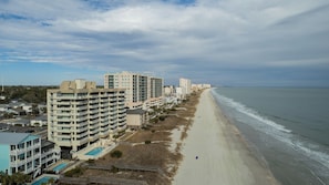 On the beach - BREATHTAKING VIEW! 3BR/2BA Condo Unit 8B Centrally Located In North Myrtle Beach (North Myrtle Beach)