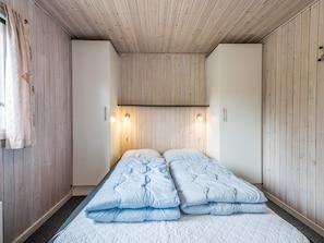 Room - 6 Person Holiday Home in Henne (Henne)