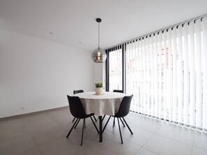 Apartment | Dining