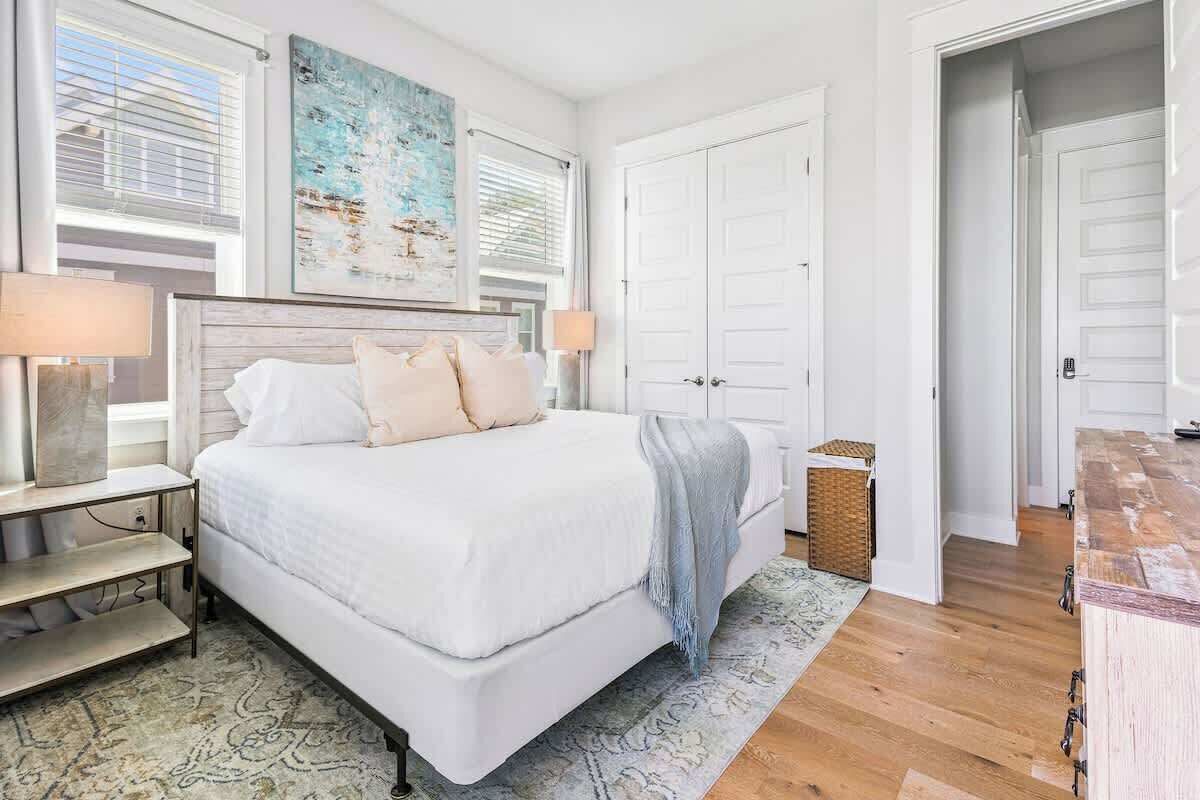 2 bedrooms, iron/ironing board, travel cot, free WiFi