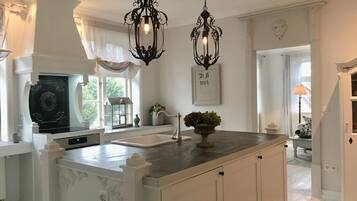 House | Private kitchen | Oven, electric kettle, toaster, cookware/dishes/utensils