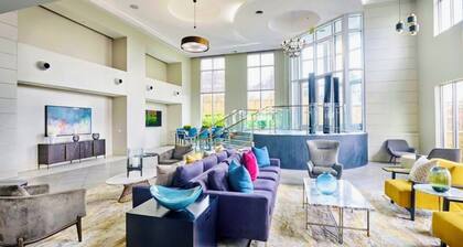 Chic Apartment Facing Towson Mall