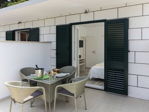 Apartment | Dining - Apartments Posta - Superior One-bedroom Apartment With Terrace and Sea View - Apartman 7 (Mljet)