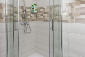 Bathroom - Apartments Posta - Superior One-bedroom Apartment With Terrace and Sea View - Apartman 7 (Mljet)
