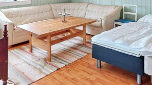 Room - 8 Person Holiday Home in Husum (Husum)
