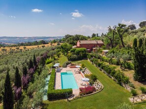 Villa | Alberca | Alberca techada y alberca al aire libre