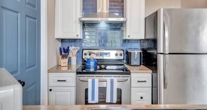 Waterfront, King Suite, Fully Stocked, Minutes from New Orleans, Pets Welcome