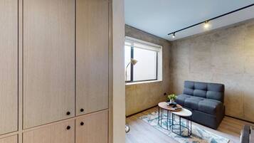 Deluxe Studio Suite | Living area